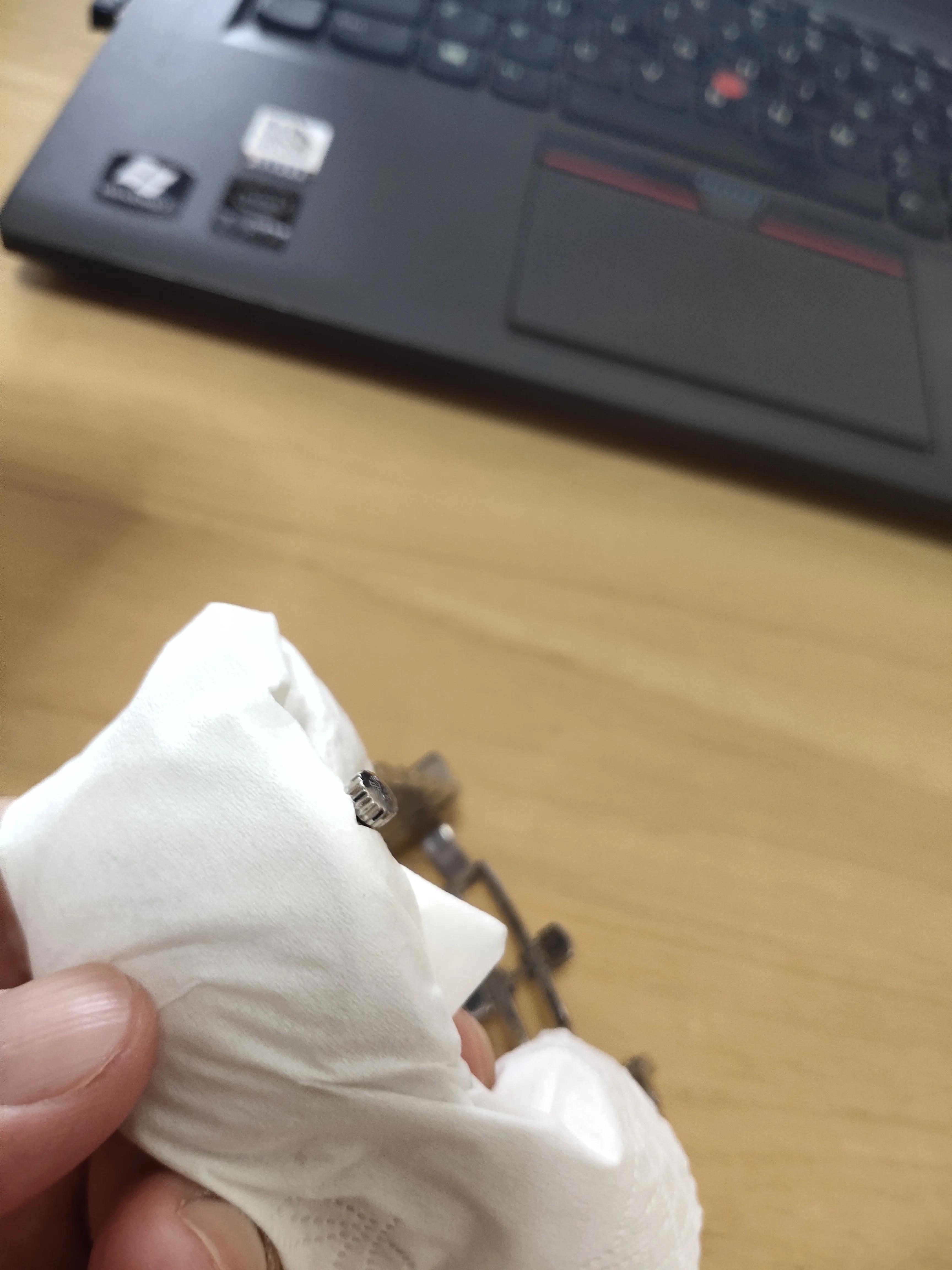 机械手表进水了怎么办内屏有水雾,西铁城光动能手表表盘里有水雾