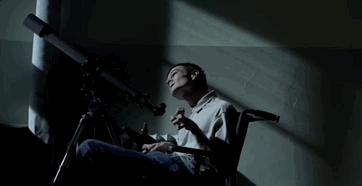 26年后，所有人听到了这位失语者的愤怒