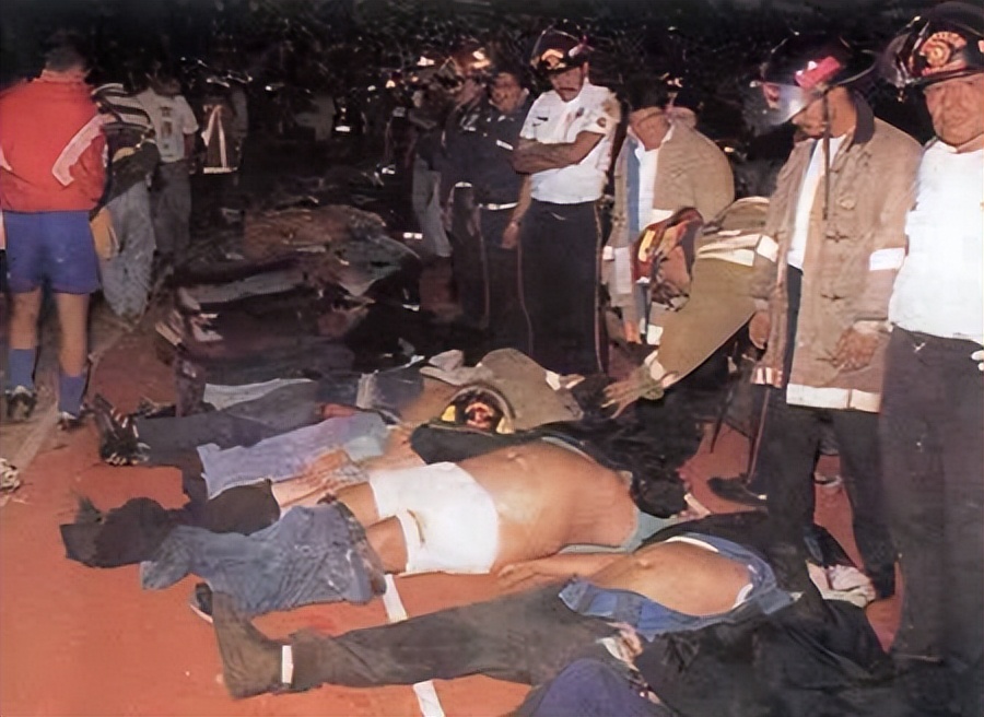 世界足坛十大暴力冲突事件,印尼足坛球迷冲突事件