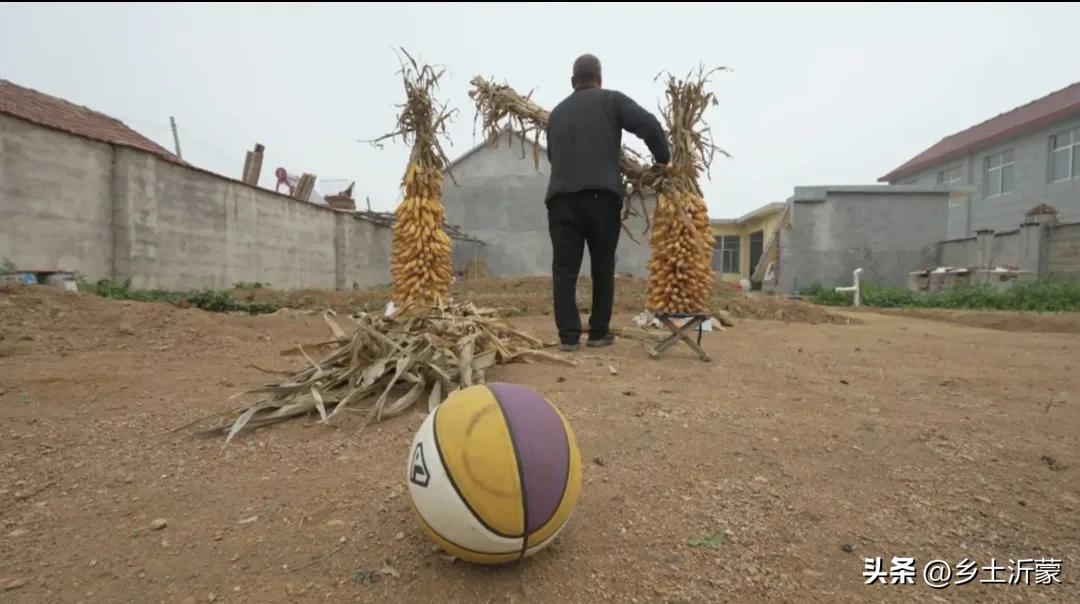 喷香哥与父亲,喷香哥父亲去老部队感人视频