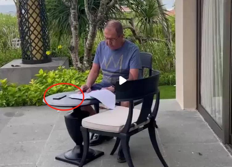 用的华为手机戴的苹果手表,俄外长回应苹果