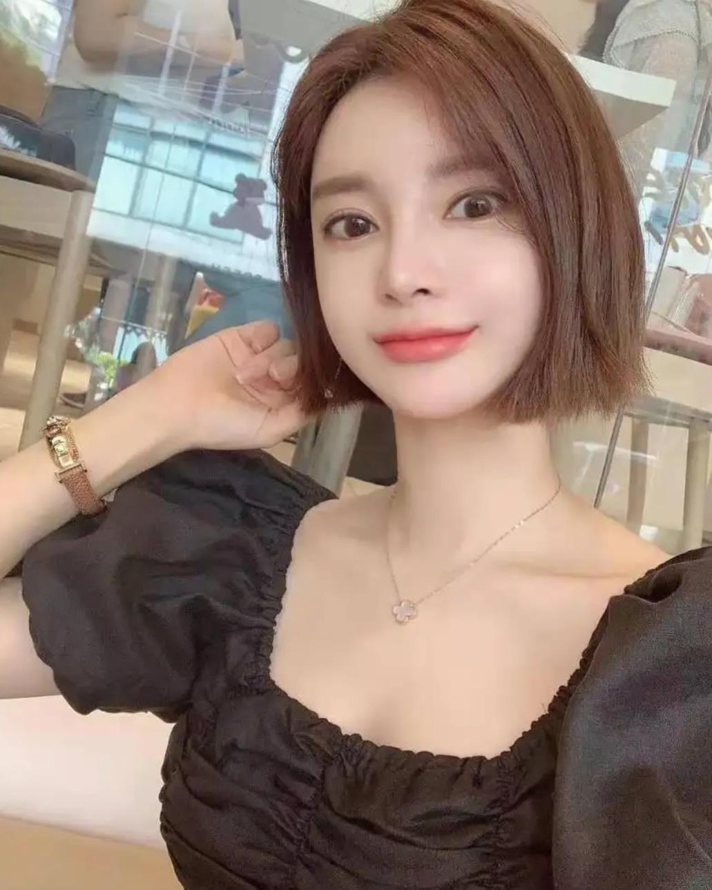 圆脸方脸女孩显脸小发型,圆脸烫什么发型显脸小