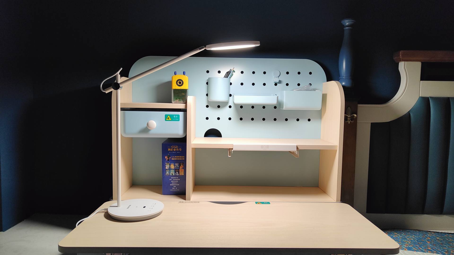 南卡护眼台灯深度测评，还原晨读光、智能调亮度，卖到断货