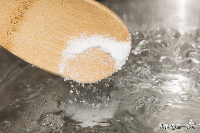 水开下汤圆还是冷水下汤圆,冷水汤圆和热水汤圆有什么区别