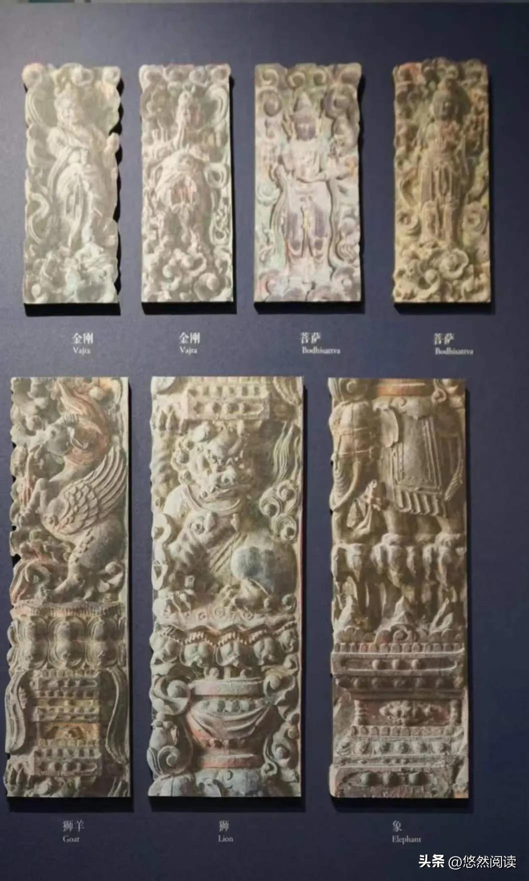 北京文博交流馆（智化寺）内的两个藏经橱