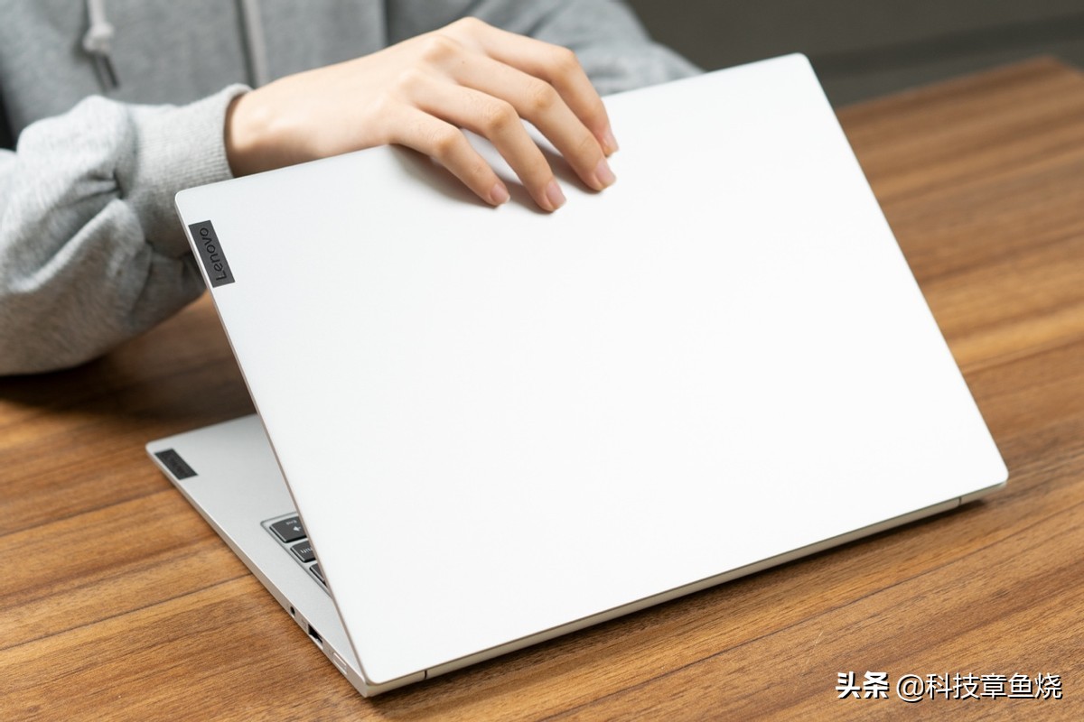 小新pro14能外接2k144hz显示屏吗,小新pro14适合什么专业