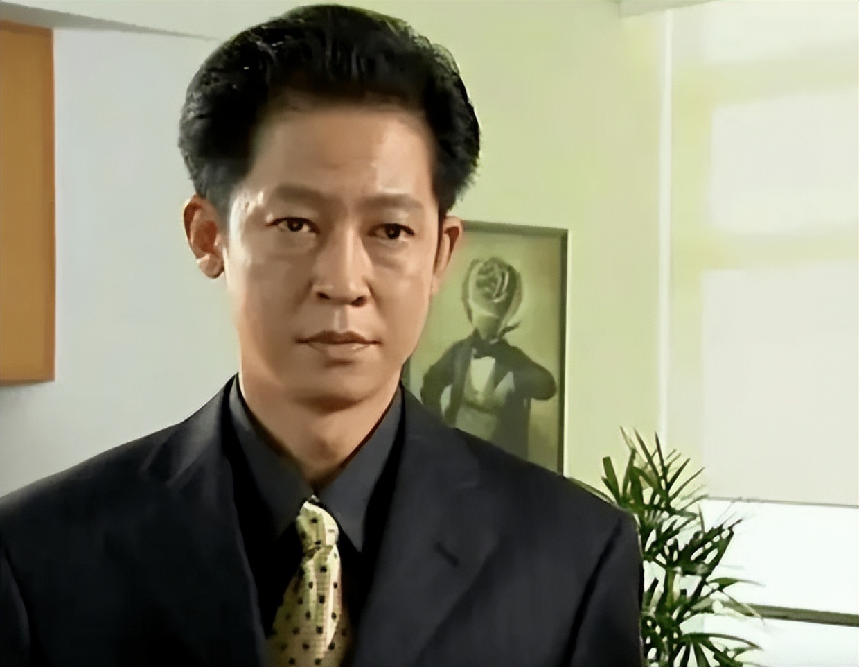 刘嘉玲遭绑架，王志文险被封杀，2000年的娱乐圈一瓜接一瓜！