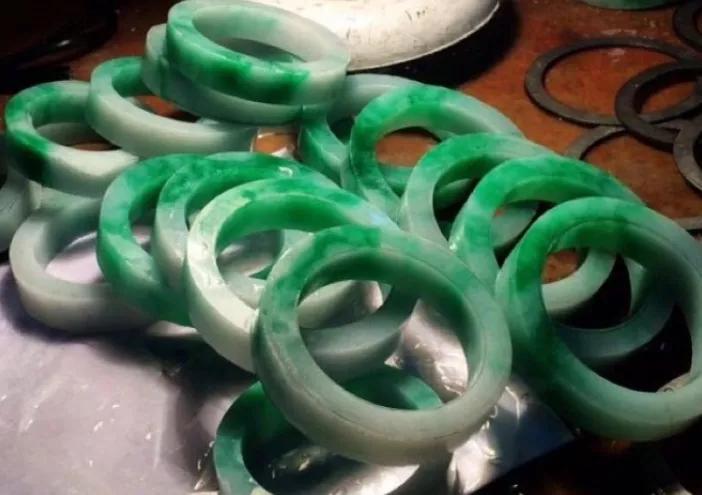 中国人不骗中国人，翡翠直播间的货到底能不能买？