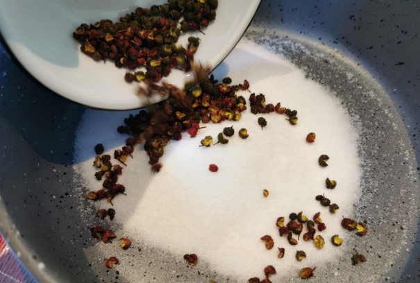 腌的腊肉不香,腊肉只用盐腌可以吗