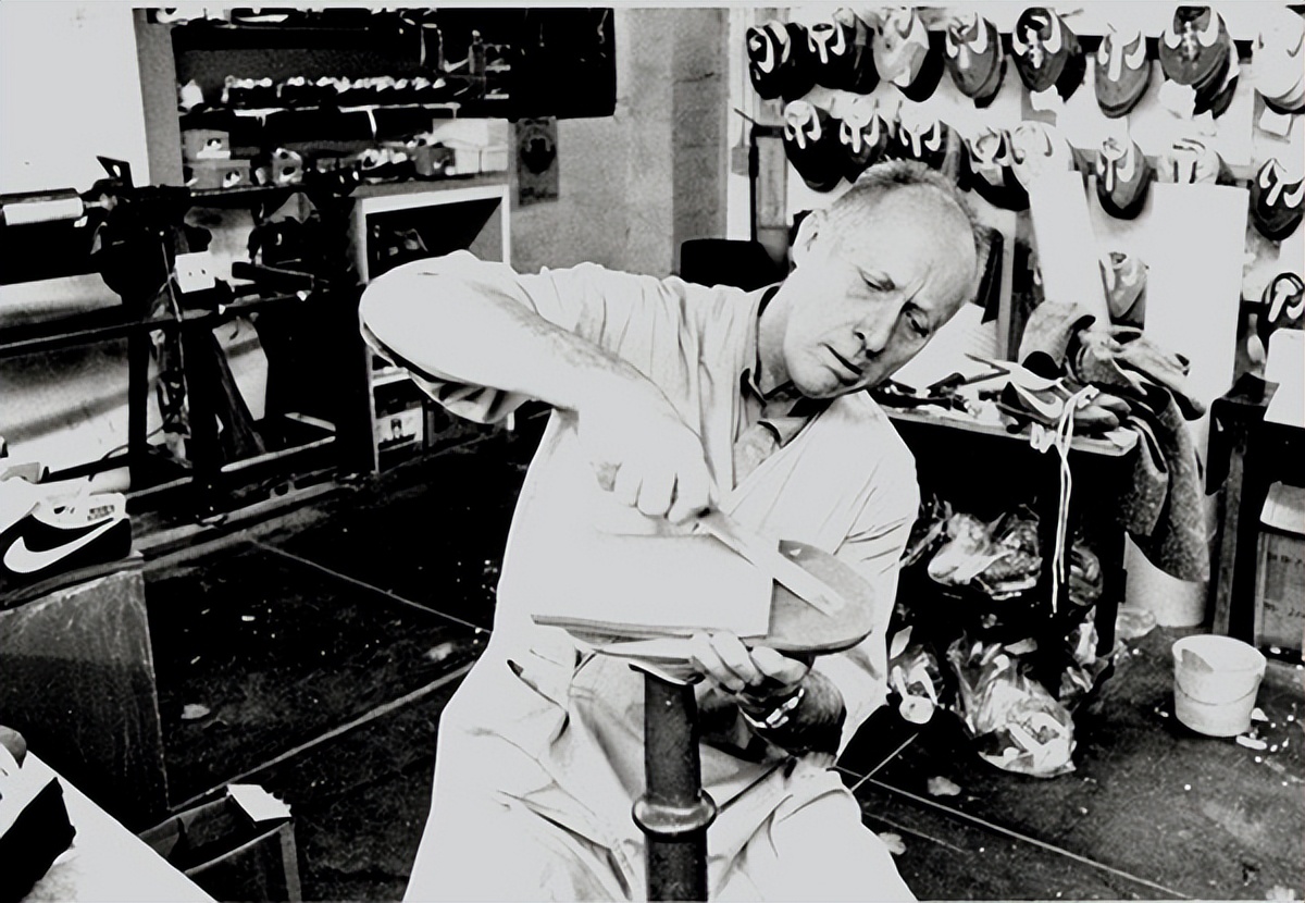 一百双鞋子的故事,介绍一百双球鞋背后的故事