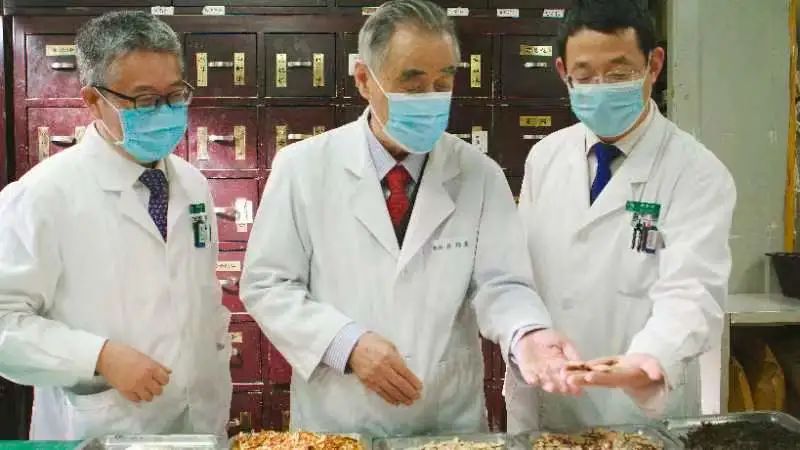 全国名中医朴炳奎寄语青年医师：中西合璧始疗苍生厄疾，精勤不辍方得岐黄精华