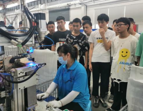 北大教授称上职高没出息完整视频,读职高到底有没有出路