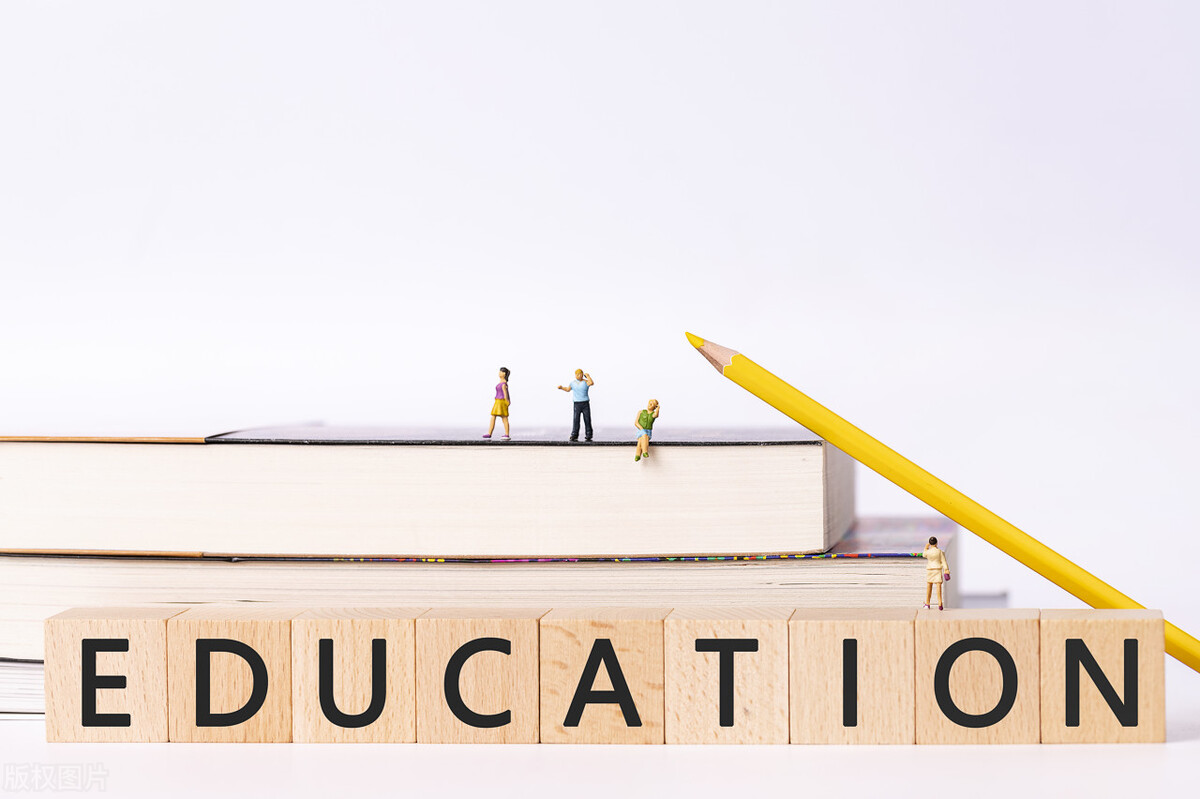 专科在校生人数前20强专业，最多的专业达63万，仅3个在10万以下