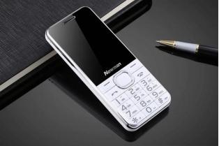 手机充电时间长了不拔会爆炸吗,充电器插久不拔会爆炸原因