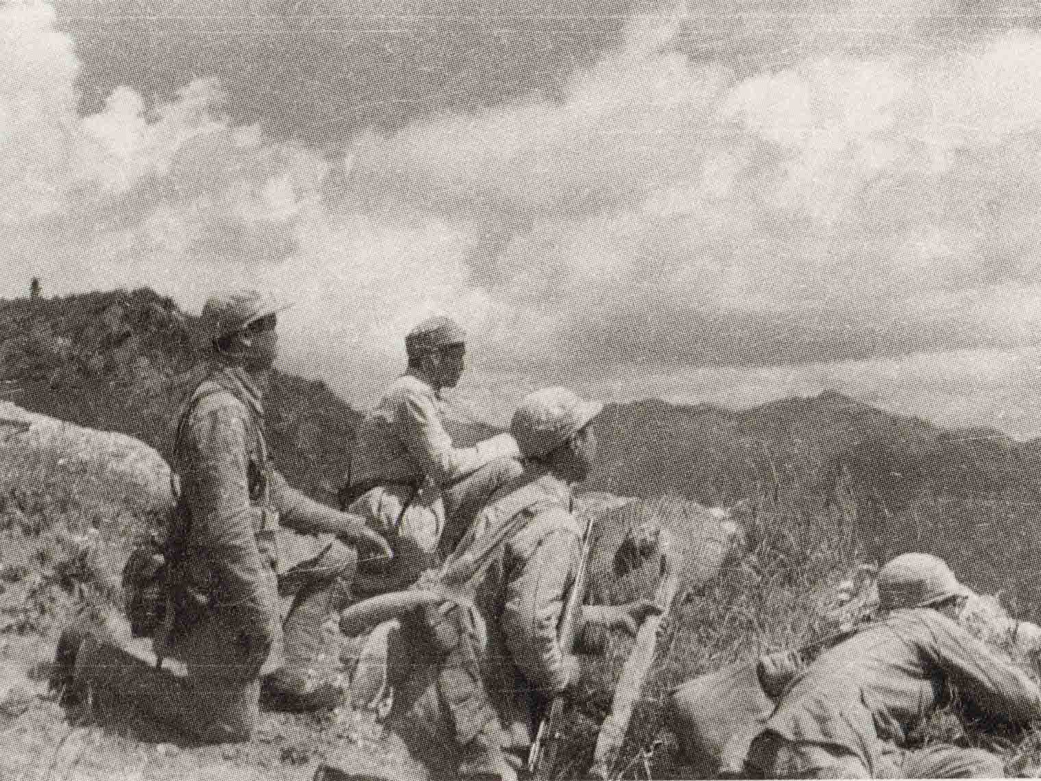 巾帼女兵连奋勇抗战全军覆没,百团大战美女战士被炸伤