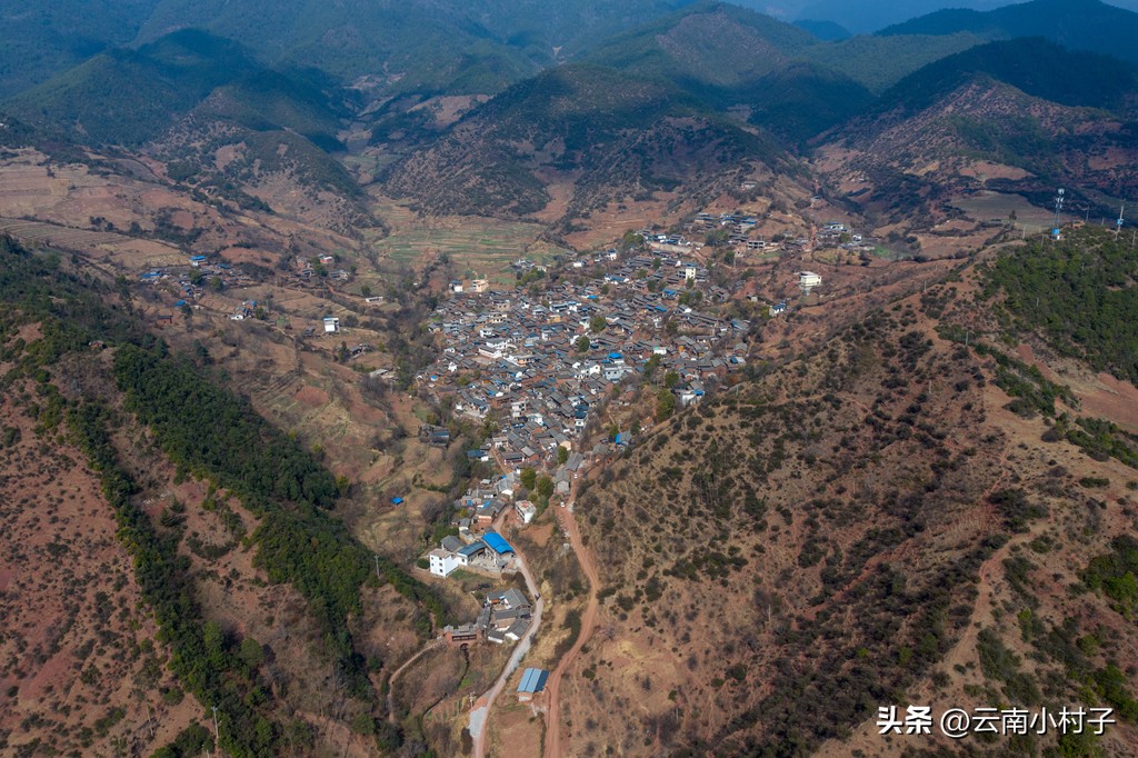 云南古盐井在哪里,诺邓盐井产于哪个地层