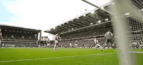 c罗与马竞球员相撞,c罗对战托雷斯