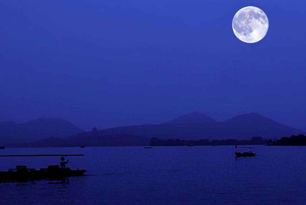 李白秋月无边全文阅读,李白最经典的15首诗