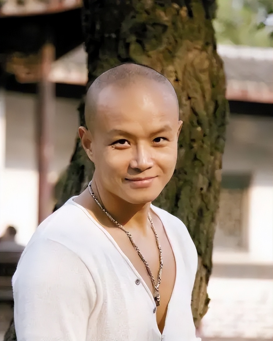 乐嘉为什么变成现在这个样子,跌下神坛的乐嘉真的落魄了吗