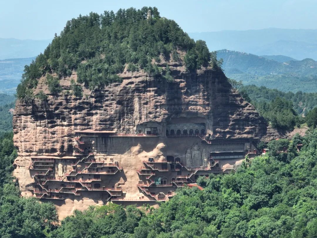 甘肃天水麦积山石窟的特点,走进麦积山石窟感受千年的沉淀