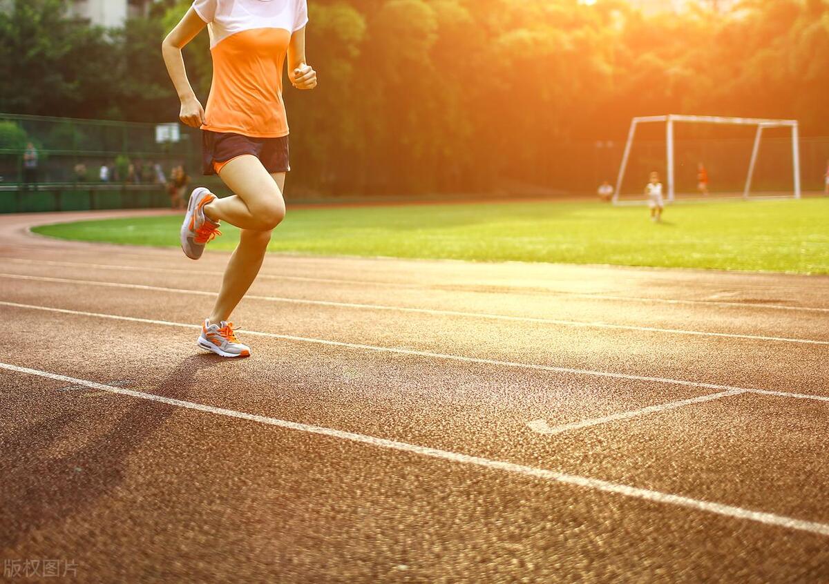 下半年国考铁路公安大量招收考生，有编制待遇好，满足4条件可报