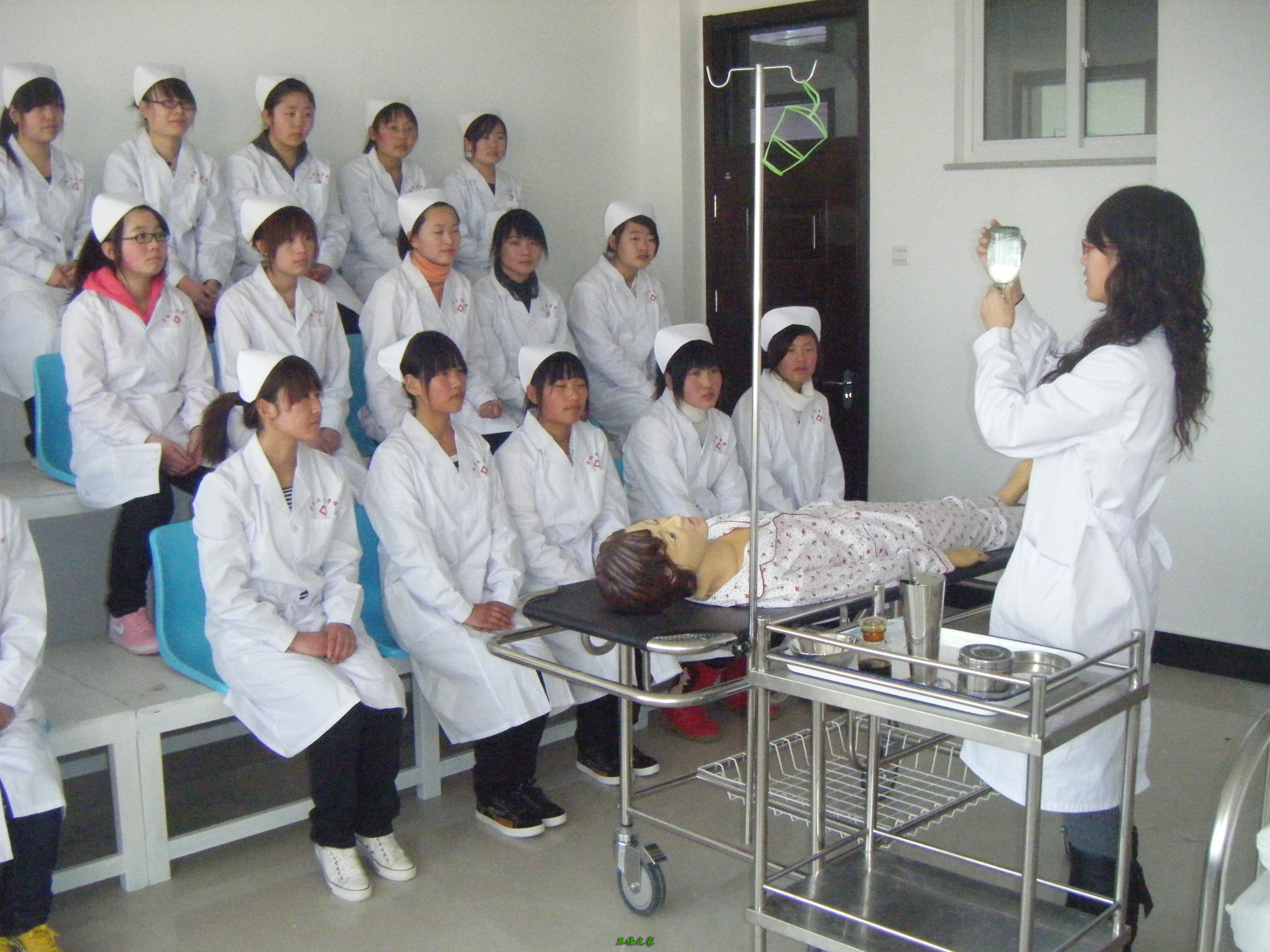 医疗专业学什么好就业女生,医学生就业前景好专业对口