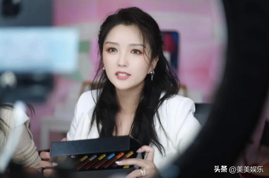 何洁现实生活中有多瘦,减重70斤何洁