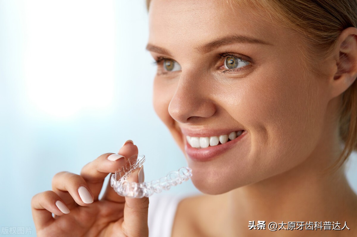 矫正牙齿戴保持器难不难看,牙齿矫正不戴保持器会完全回弹吗