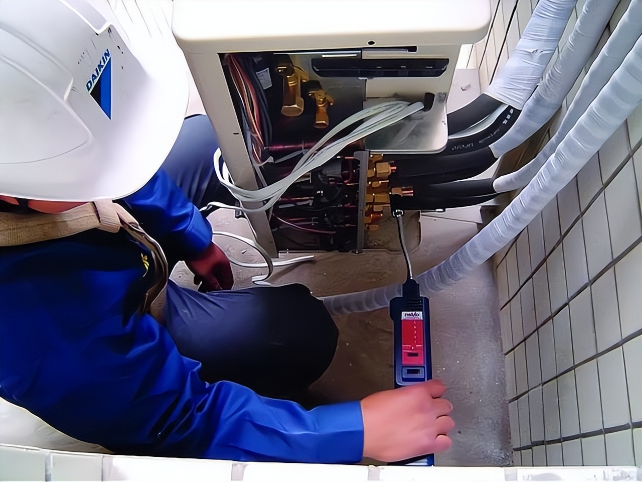 1.5匹空调大金好还是格力好,大金格力美的空调各有什么优缺点