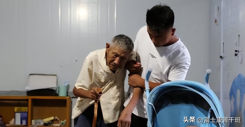 “儿子送国外让外甥送医”刷爆热搜，撕裂多少人的遮羞布