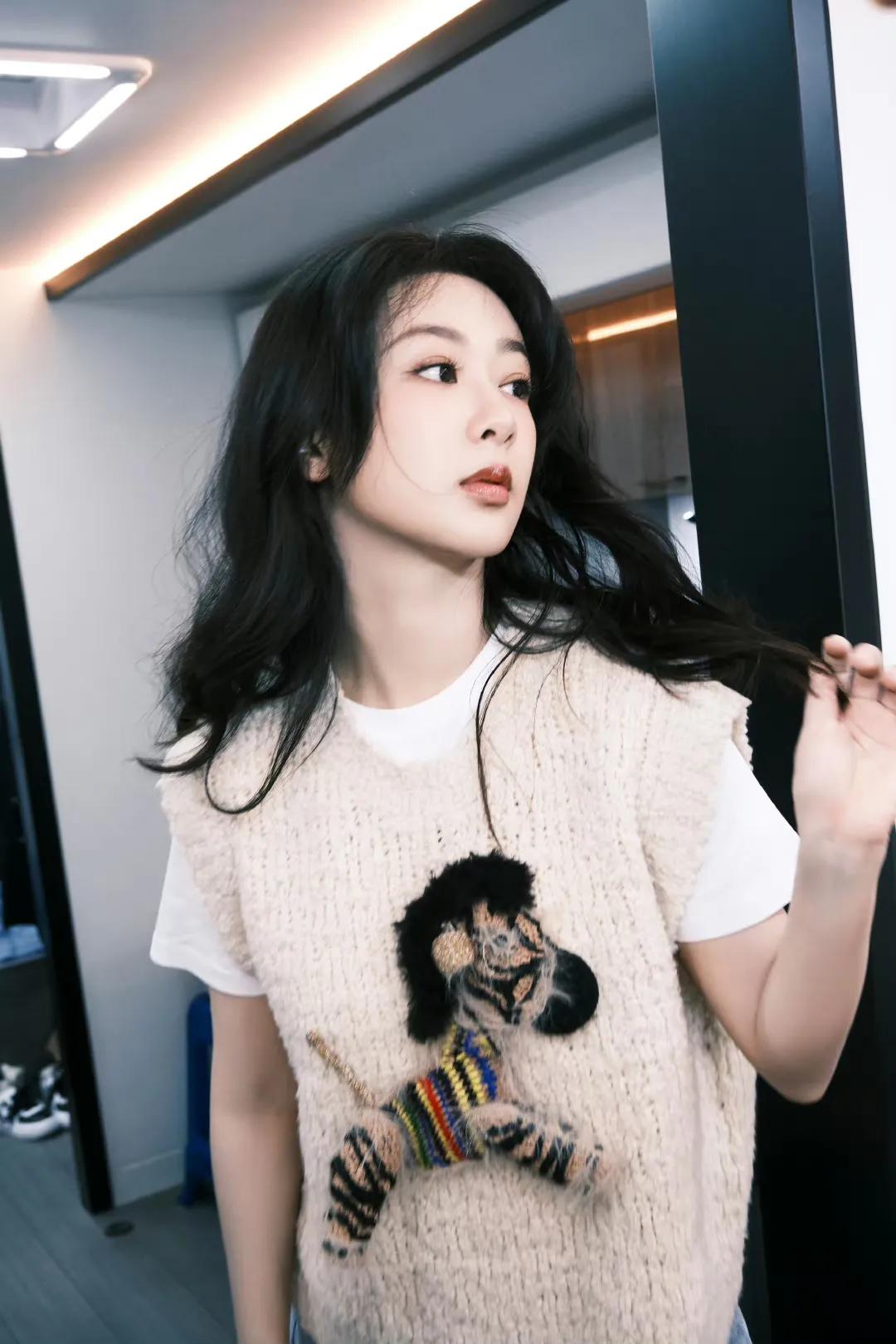 周雨彤杨紫吴倩哭戏,徐艺珍周雨彤