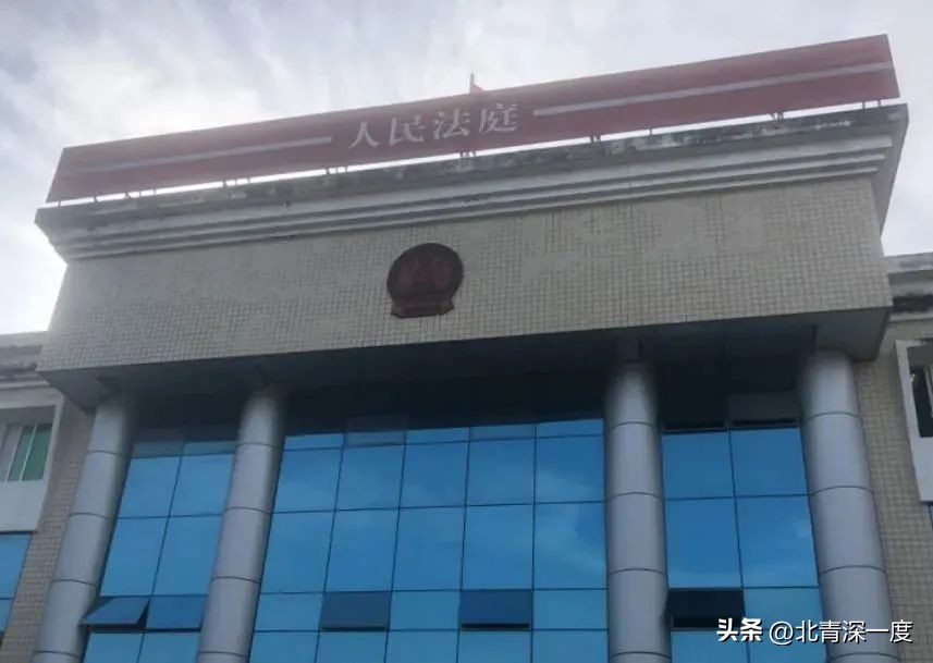 女孩被未成年人性侵8次，男孩无需承担刑责回校念书，谁来教育“法网之外”的施害者