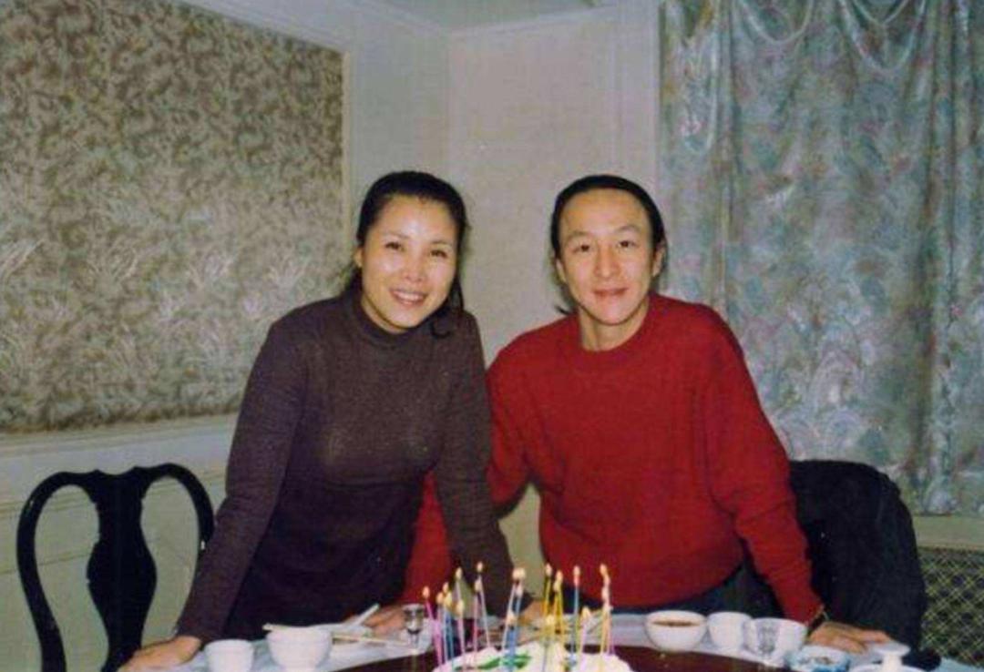 田震敢和那英比吗,田震如今如何评价那英