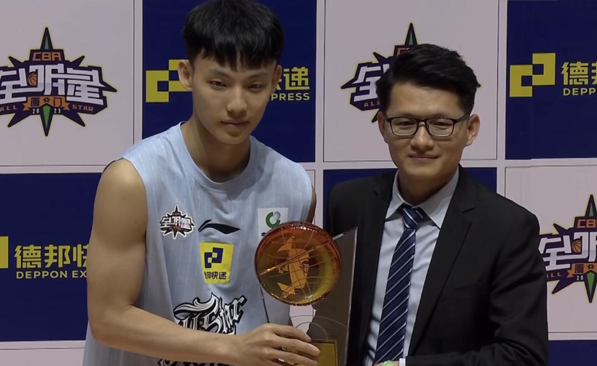 全明星单项赛颁奖典礼！徐杰王睿泽冷酷颁奖+肌肉有型，杨浩冷静