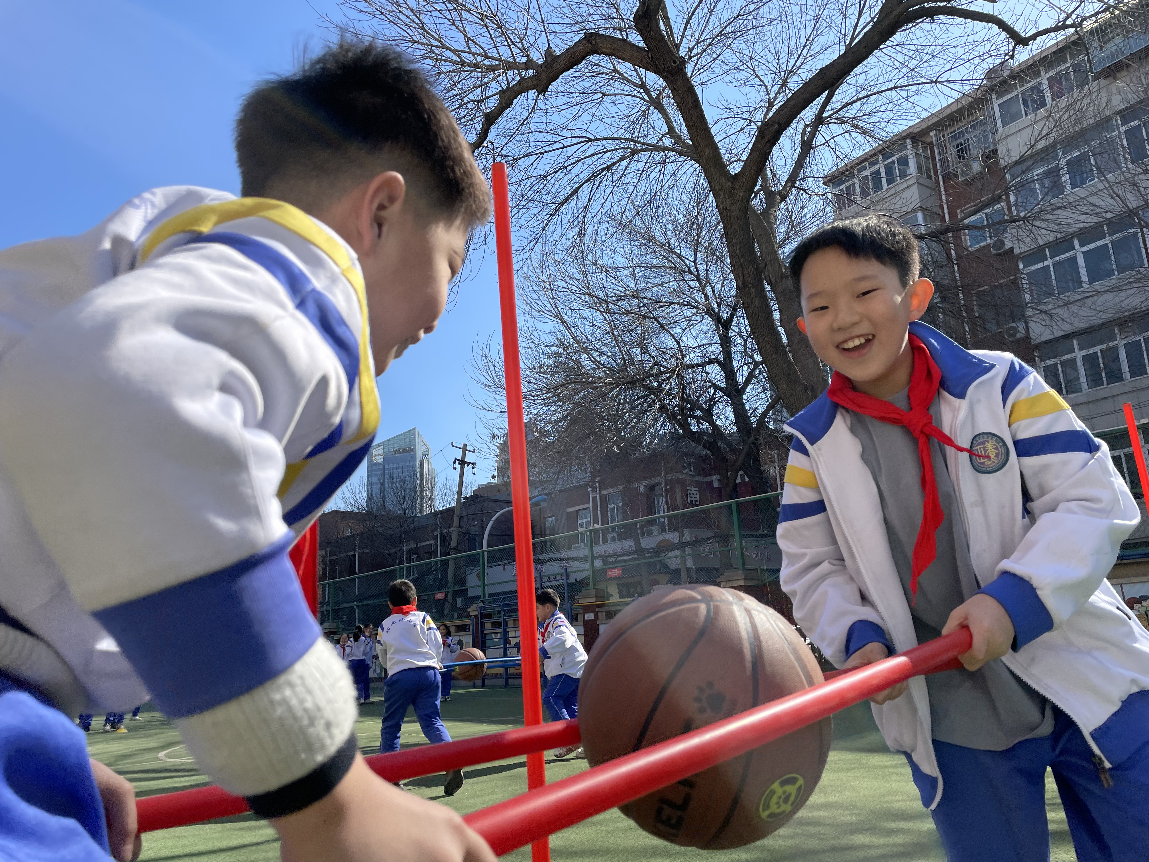 中小学课后服务采访,小学课后服务特色课程采访学生