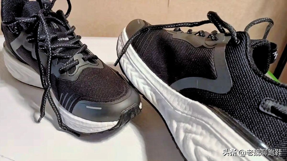 比较耐穿好看的慢跑鞋,穿一年的鞋推荐