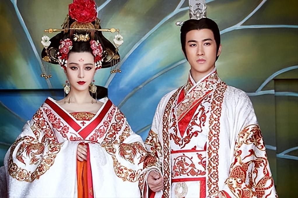 唐朝服饰袒胸露背,唐朝女子内衣服饰