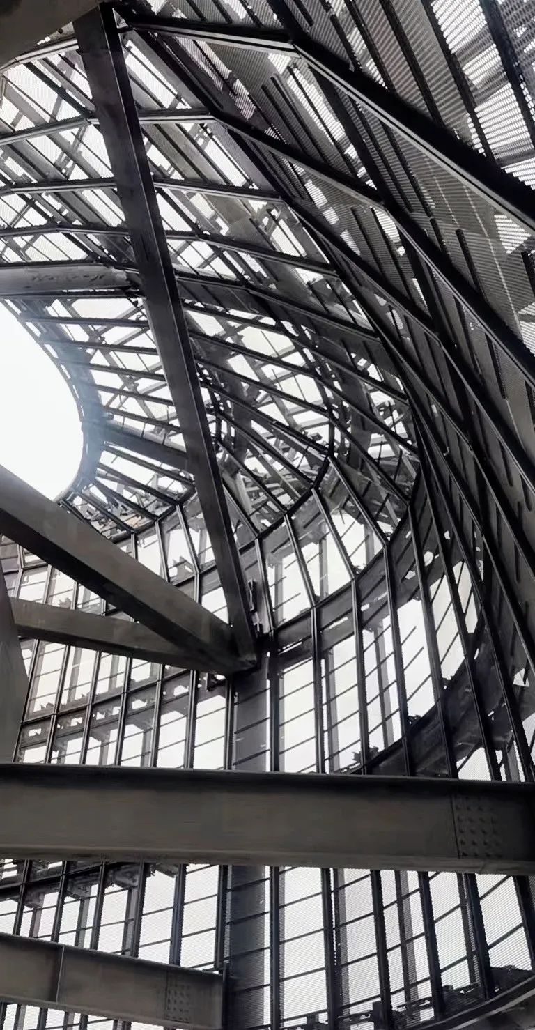 问鼎杭城之巅，见证时代雄心——亚厦幕墙杭州之门项目