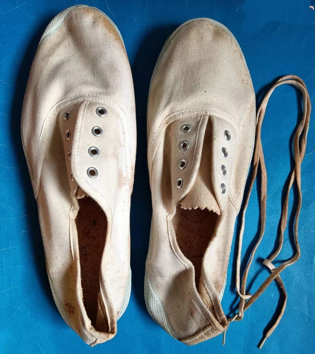 童年往事白球鞋,童年时的一双白网鞋