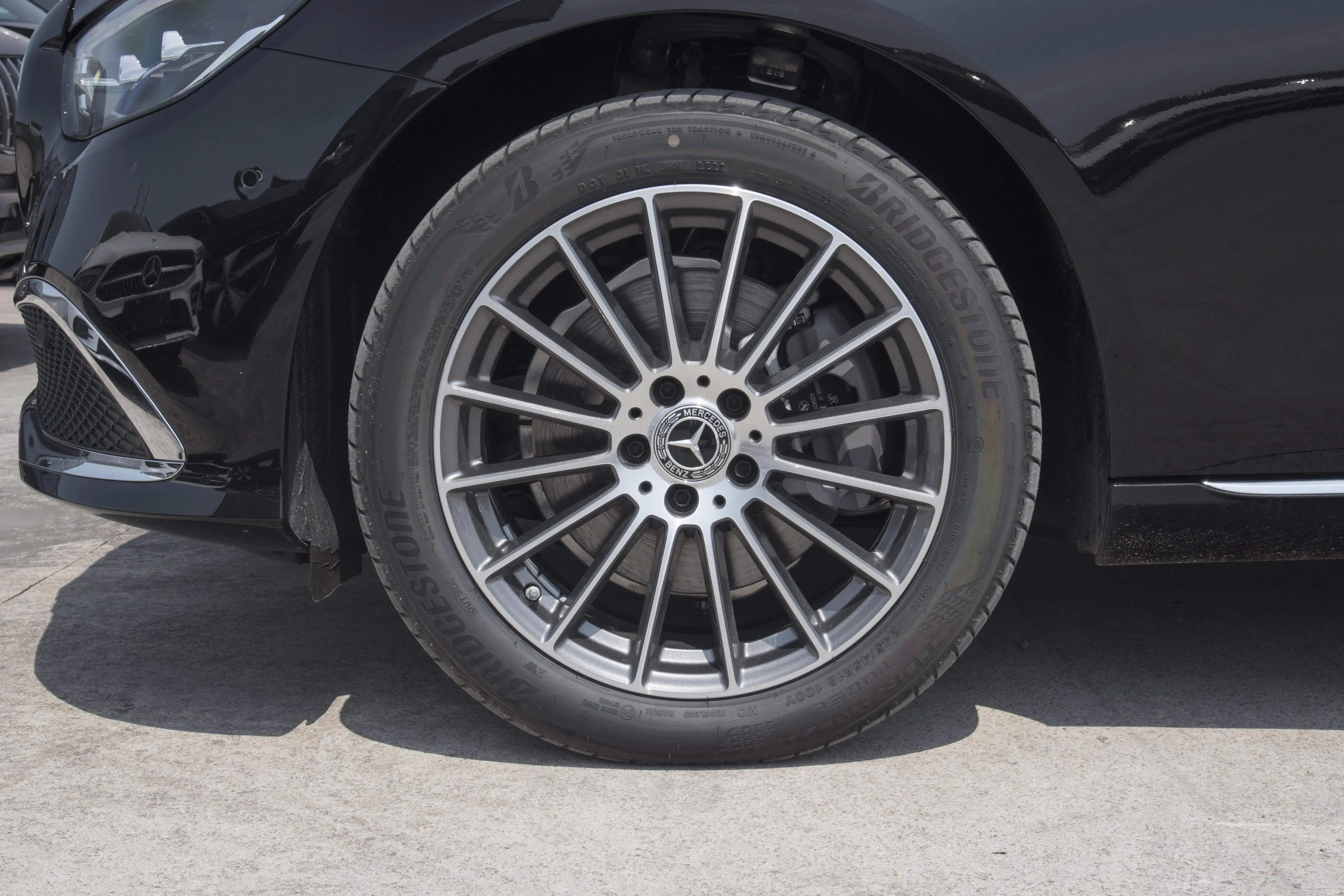 30天卖了16400辆，降幅达到6.08万，奔驰E级到底有多香？