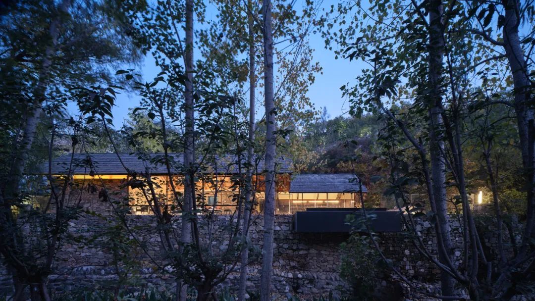 农村自建石头房,农村深山石头房