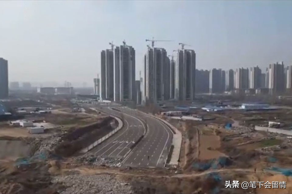 花700万元买29套房 (男子花8700元买下一套房)