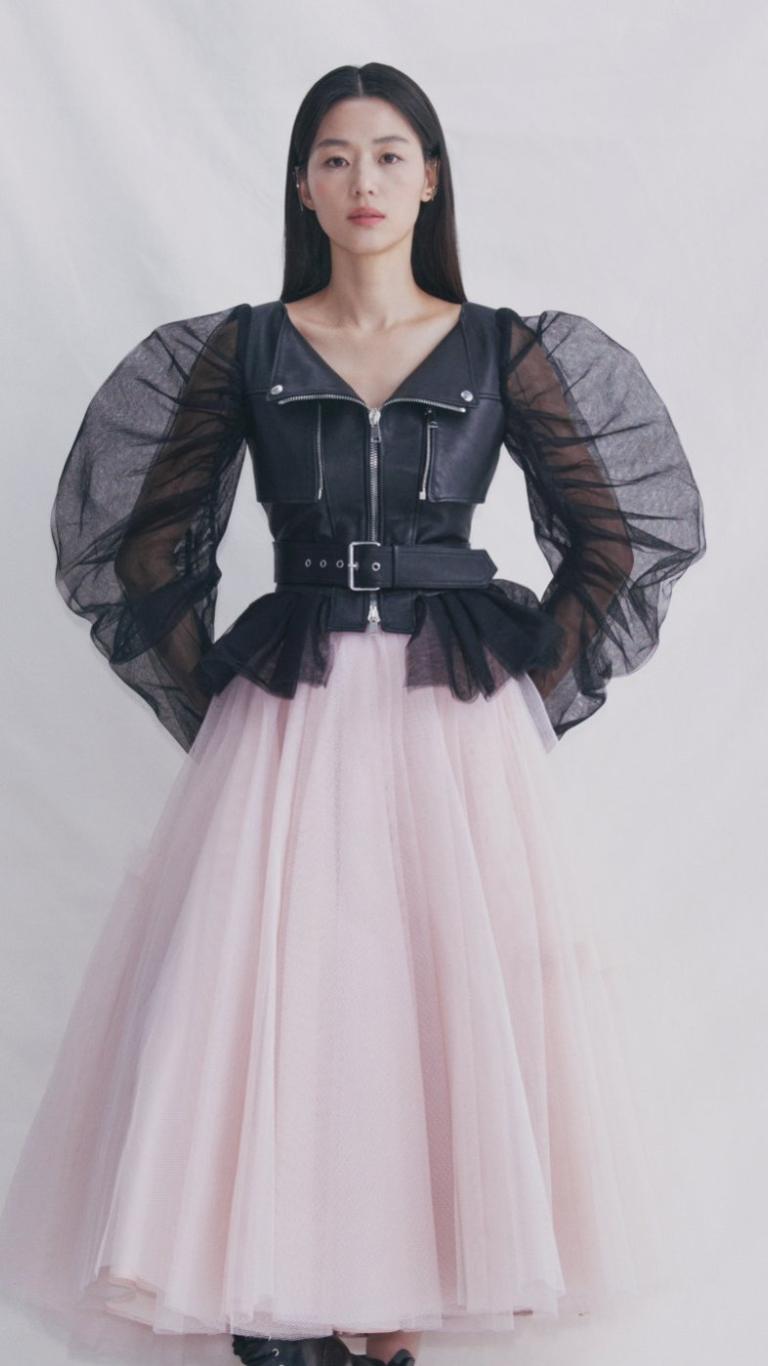 千颂伊现在多少岁了,38岁千颂伊近况