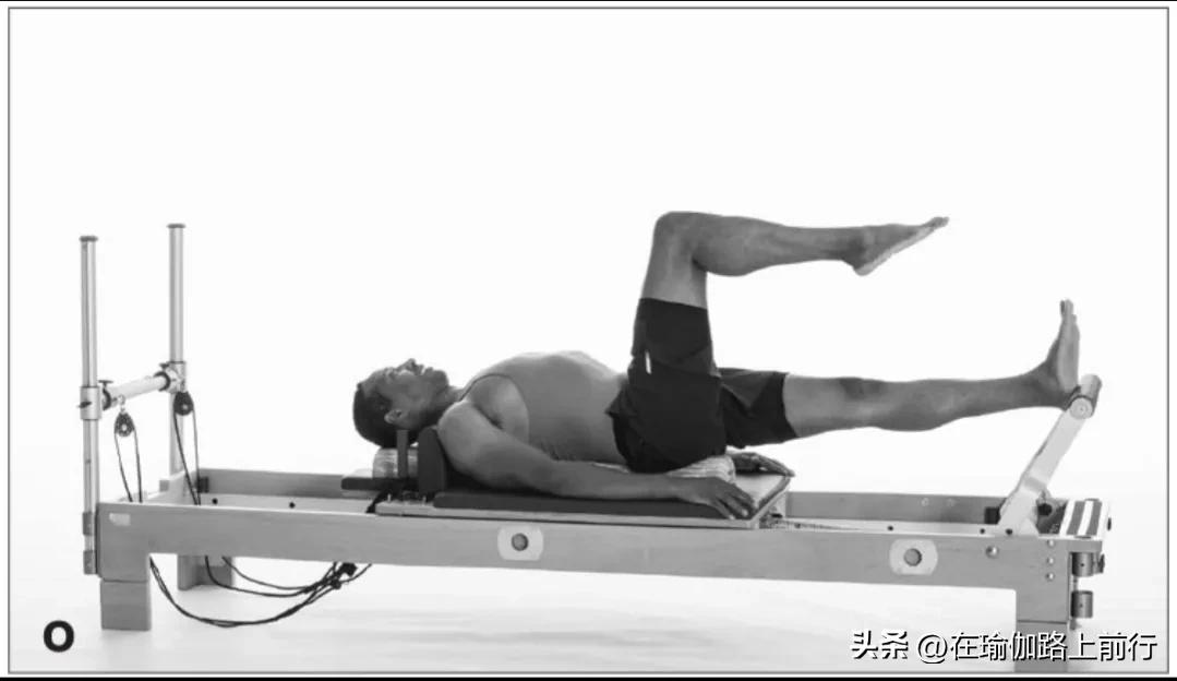 普拉提大器械流动训练,普拉提大器械超人式