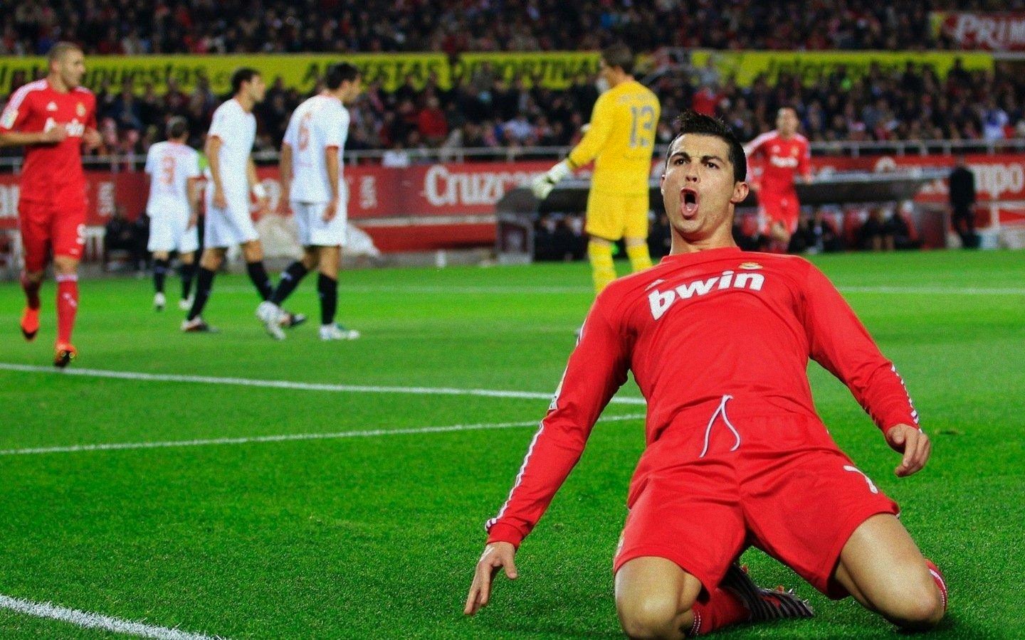 梅罗双骄告别十年,球星退役后有影响力吗