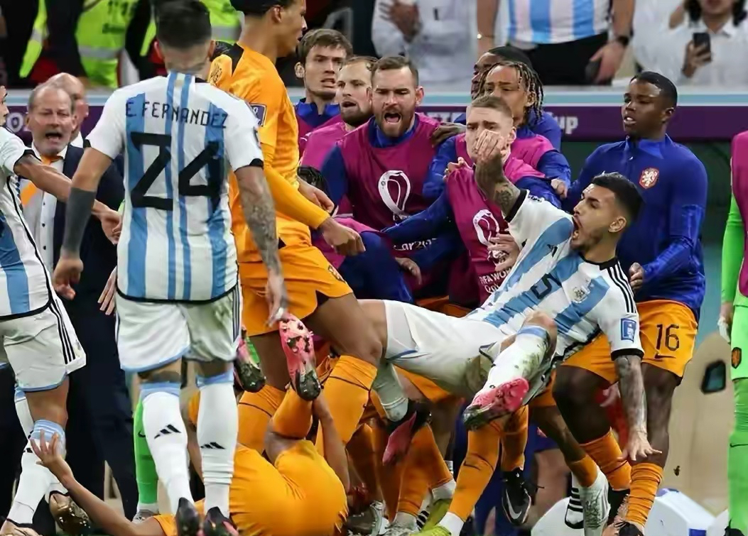 阿根廷对梅西的停赛看法,梅西和阿根廷队怒喷裁判