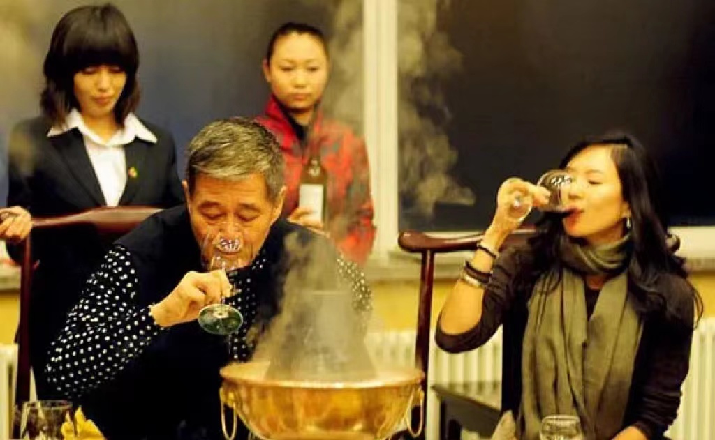 小品演员火力全开,影视演员居中调停,中国足球,一开口就输了