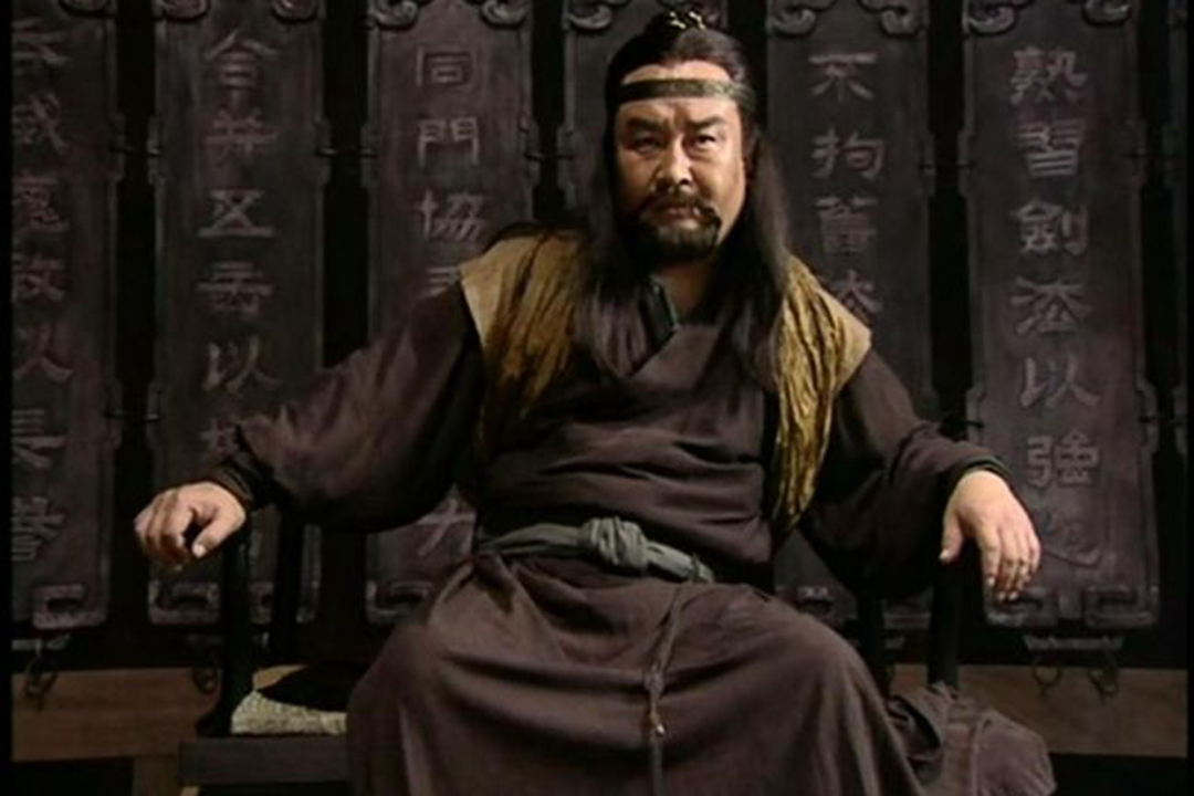 君子剑岳不群名场面,君子剑岳不群巍子