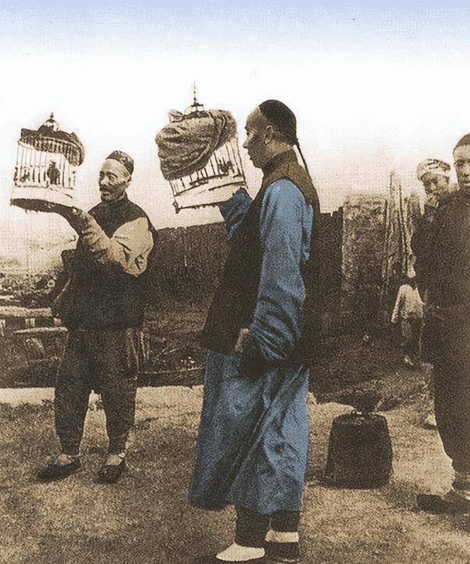 日军当着国军的面杀俘虏,日军侵华兽行