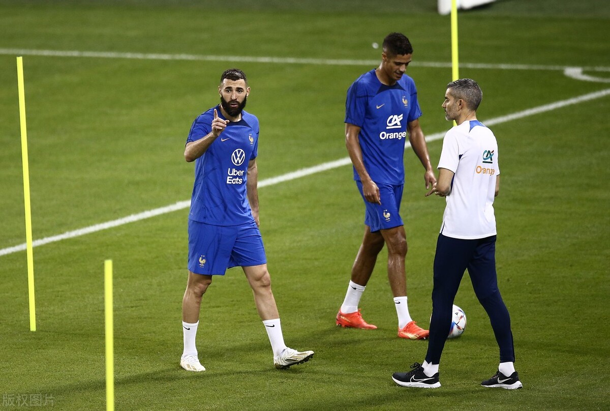 法国战澳大利亚谁先开球,2022法国vs澳大利亚比赛回放